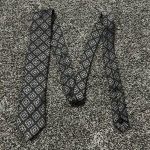 Jos A Bank Signature Gold Blue/Gold/Black Neck Tie 100% Silk